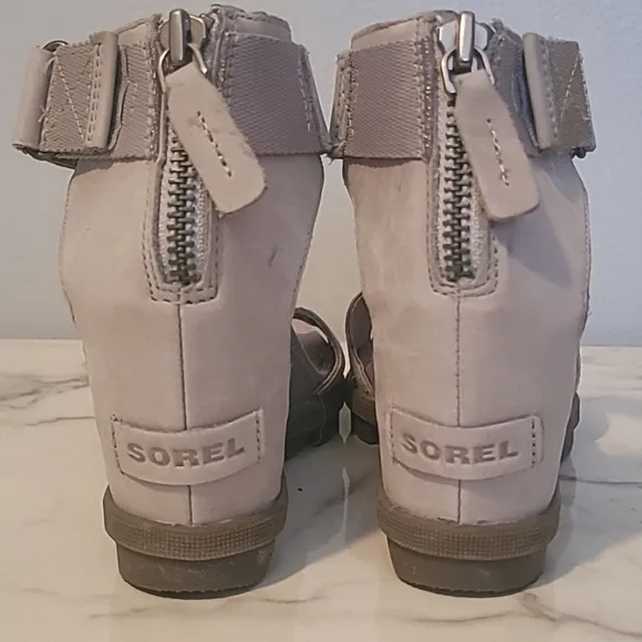 Sorel Joanie II Women's 7.5 Stone Leather Wedge Sandals Casual Comfy Neutral