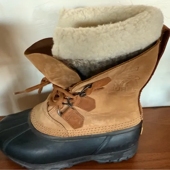 Sorel Men's Tan and Black Winter Boots Caribou Sz 7