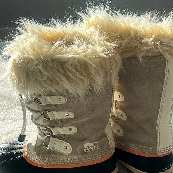 SOREL Sz 3 Joan of Arctic Faux Fur Waterproof Snow Boot in Fawn/Omega Taupe