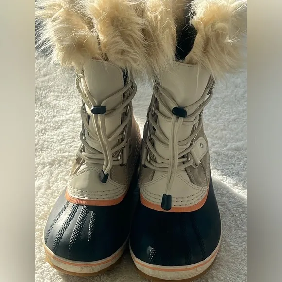 SOREL Sz 3 Joan of Arctic Faux Fur Waterproof Snow Boot in Fawn/Omega Taupe