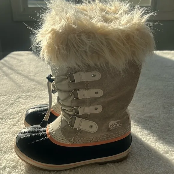 SOREL Sz 3 Joan of Arctic Faux Fur Waterproof Snow Boot in Fawn/Omega Taupe