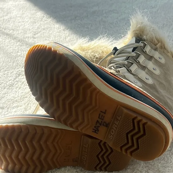 SOREL Sz 3 Joan of Arctic Faux Fur Waterproof Snow Boot in Fawn/Omega Taupe