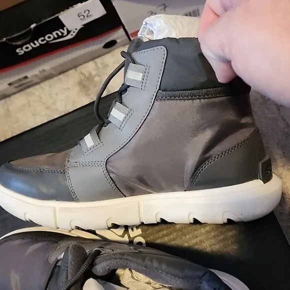 SorelExplorer ll Carvival waterproof Gray High-Top boots size 7