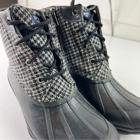 Sperry Boots womens 6 Syren Gulf Tailored Duck Rain Boots Plaid Black Grey