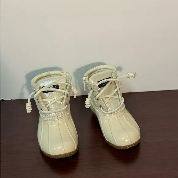 SPERRY SALTWATER BOOT IVORY