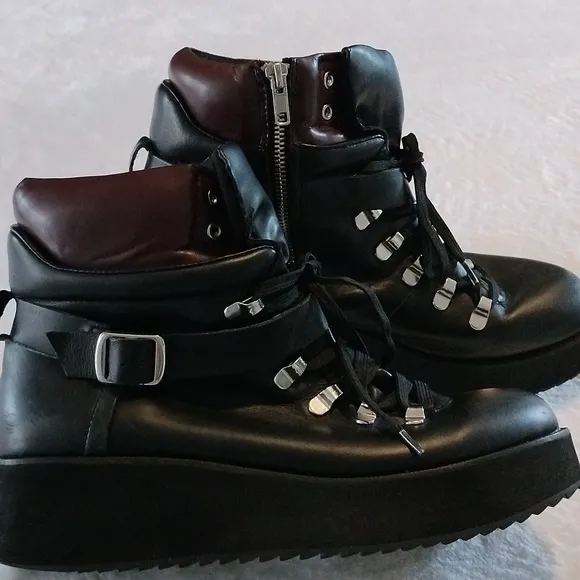 Steve Madden women's boots size 10