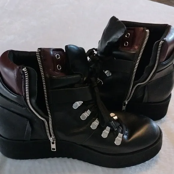 Steve Madden women's boots size 10