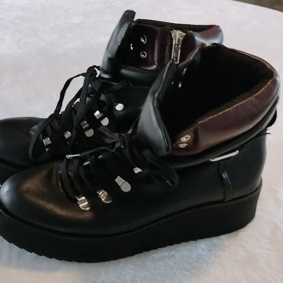 Steve Madden women's boots size 10