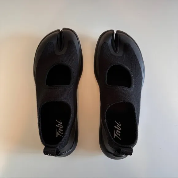Tabi shoes