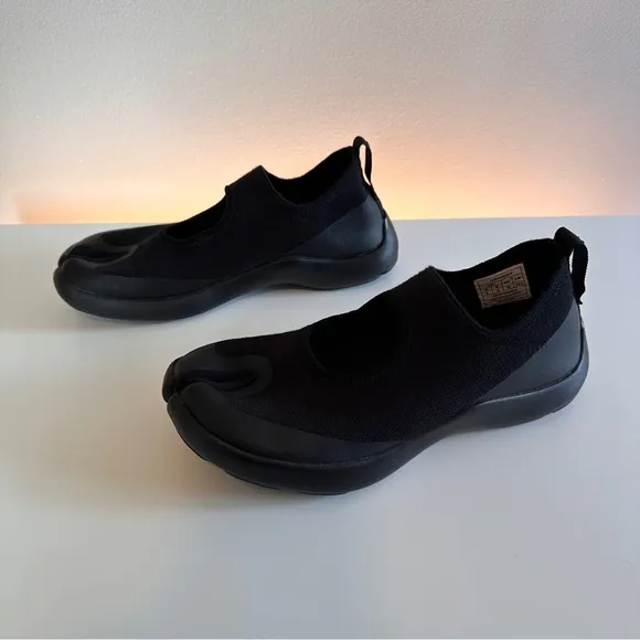 Tabi shoes