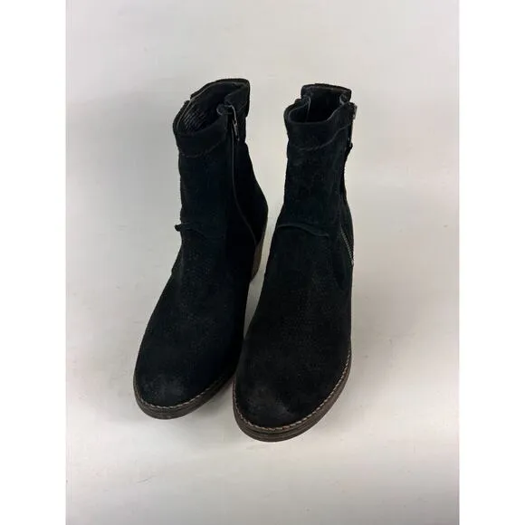 Taos Shaka standout women's size 6 black embossed leather ankle heeled booties
