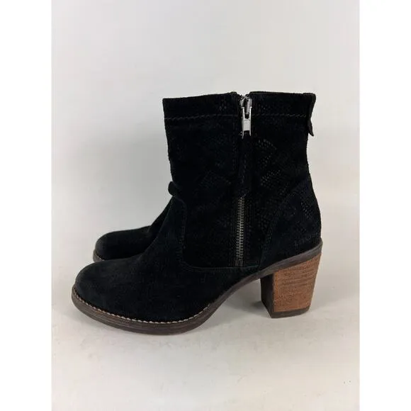 Taos Shaka standout women's size 6 black embossed leather ankle heeled booties