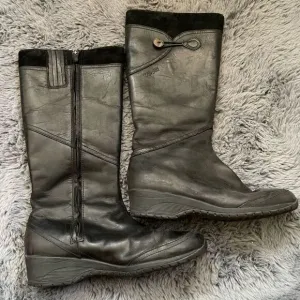 Teva womens leather boots