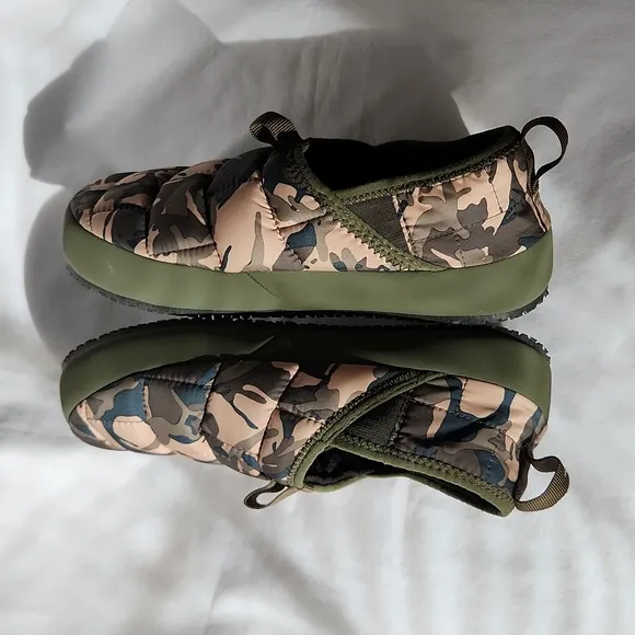 The North Face Teen Thermoball Insulated Traction Mule II Shoes Camo