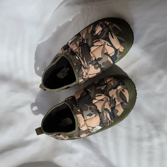 The North Face Teen Thermoball Insulated Traction Mule II Shoes Camo