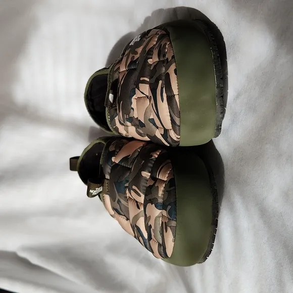 The North Face Teen Thermoball Insulated Traction Mule II Shoes Camo