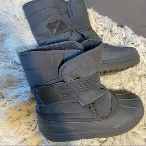 The Children’s Place ToddlerSnow Boots.