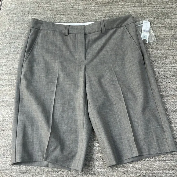 Theory. Palmer City Walking Shorts  NWT. 2