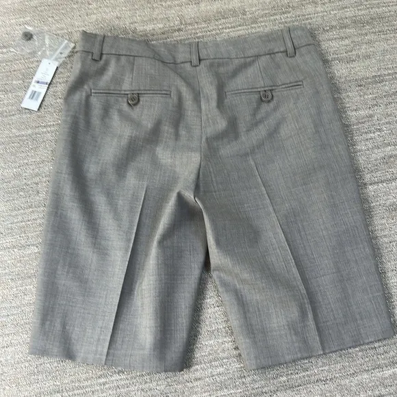 Theory. Palmer City Walking Shorts  NWT. 2