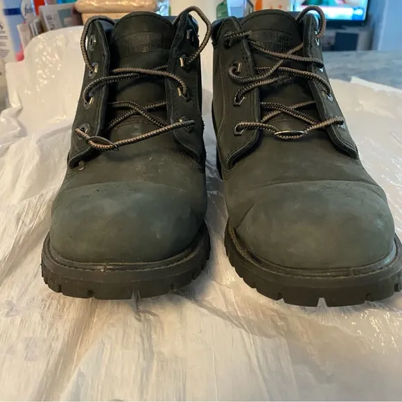 Timberland boots Nellie Chukka deep green SZ 8.5 Worn once