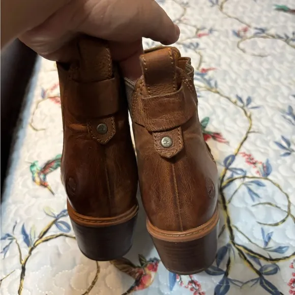 Timberland Brown Ankle Boots  and Elastic Side Panels