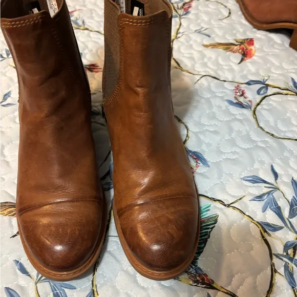 Timberland Brown Ankle Boots  and Elastic Side Panels