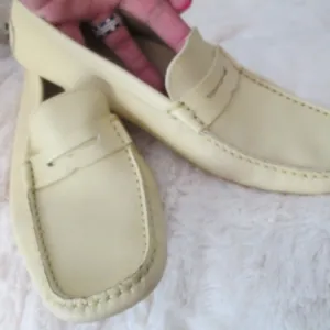 Tod's Pale Yellow Leather Diving Shoes, Great Condition,Size 9