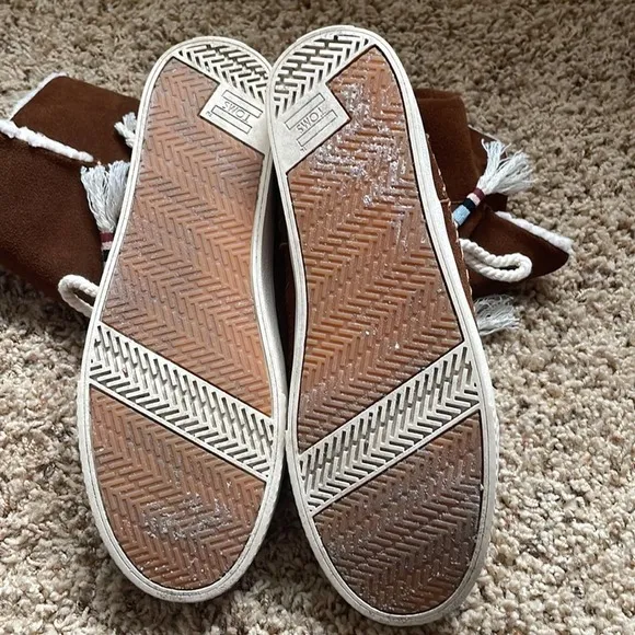 Toms Nepal suede Sherpa lined Aztec boots