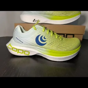 Topo Specter 2 Running Shoes Sneakers Green/Blue Mens Size 9