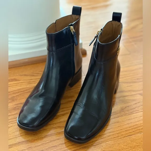Tory Burch Everly Logo Black Leather Ankle Bootie’s with Gold Logo Size 7.5