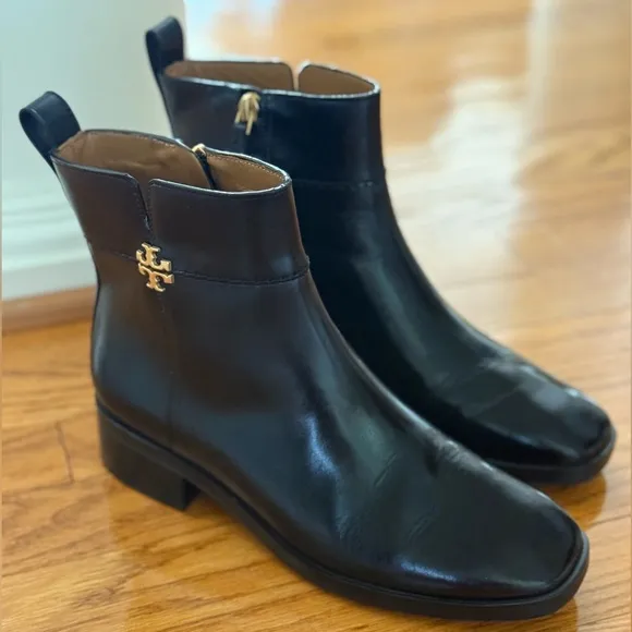 Tory Burch Everly Logo Black Leather Ankle Bootie’s with Gold Logo Size 7.5