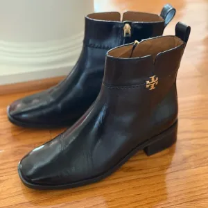 Tory Burch Everly Logo Black Leather Ankle Bootie’s with Gold Logo Size 7.5