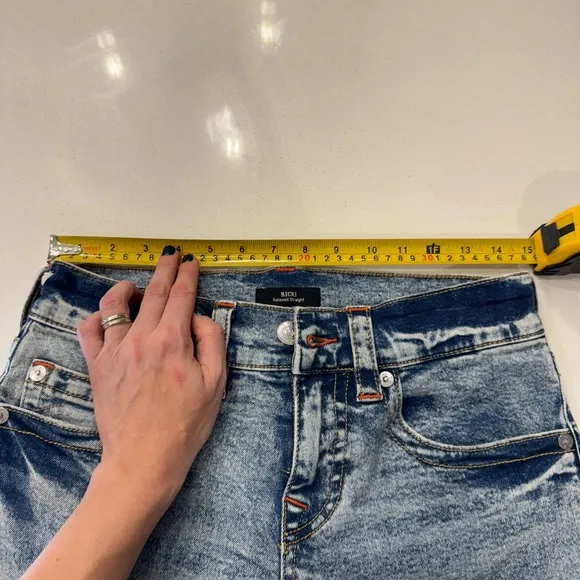 True Religion Ricki Jeans 25 Relaxed Straight Leg Mid Rise Denim Distressed Fit