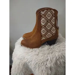 Twisted X Southwestern Aztec Printed Leather Ankle Boots  Size 6.5 NEW Cowboy