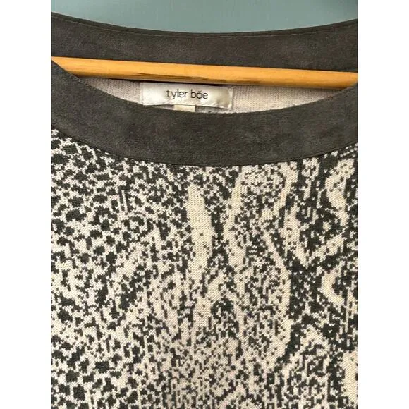 Tyler Boe Fringed Poncho Sweater M/L Gray Cashmere Blend Knit