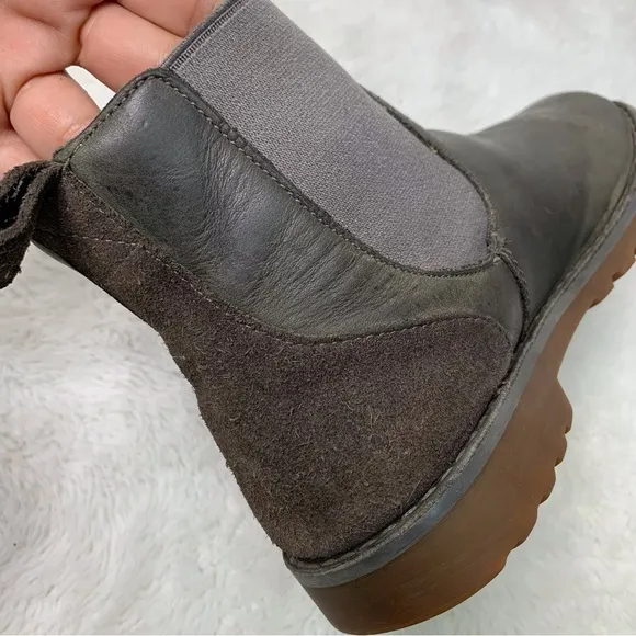 UGG 1017180K Kid's Callum Casual Green Leather Boots Size 3