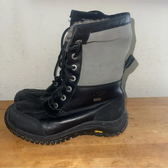 UGG Adirondack ll Black Gray Sheepskin Leather Womens Winter Boots Sz 6
