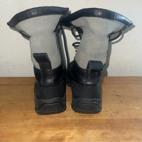 UGG Adirondack ll Black Gray Sheepskin Leather Womens Winter Boots Sz 6