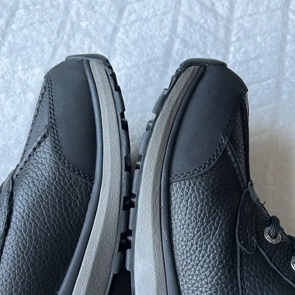 UGG Adirondack ||| Waterproof Boots
