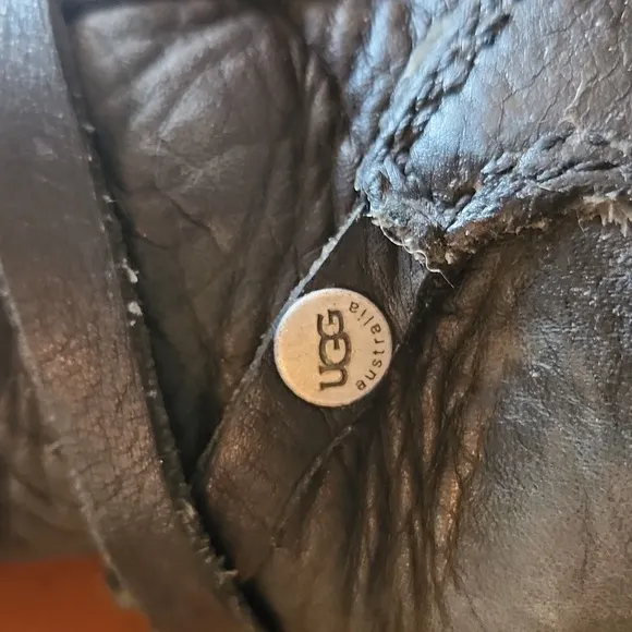 UGG Australia 5571 Summit Black Boots
