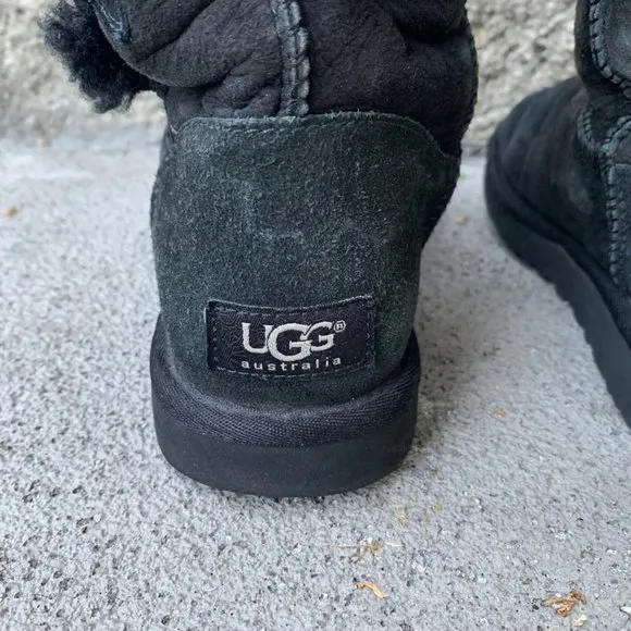 UGG AUSTRALIA Bailey Button Boots Womens 7 38 Black Shearling Tall Boot VGUC