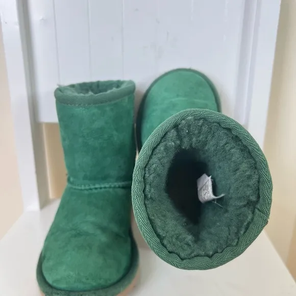 UGG Australia Childrens Kids Classic‎ Short Boots 8 Green Shearling Warm Winter