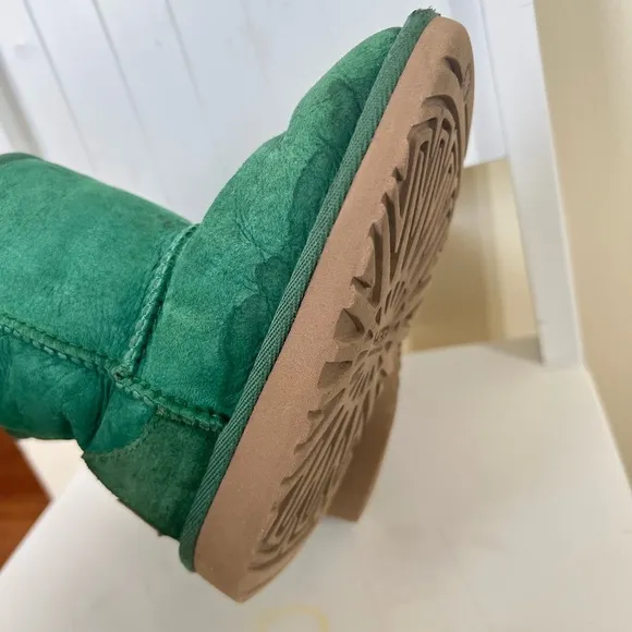 UGG Australia Childrens Kids Classic‎ Short Boots 8 Green Shearling Warm Winter