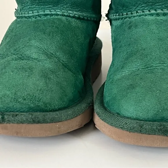 UGG Australia Childrens Kids Classic‎ Short Boots 8 Green Shearling Warm Winter