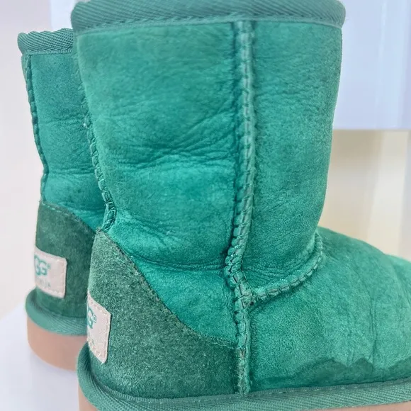 UGG Australia Childrens Kids Classic Short Boots 8 Green Shearling Warm Winter