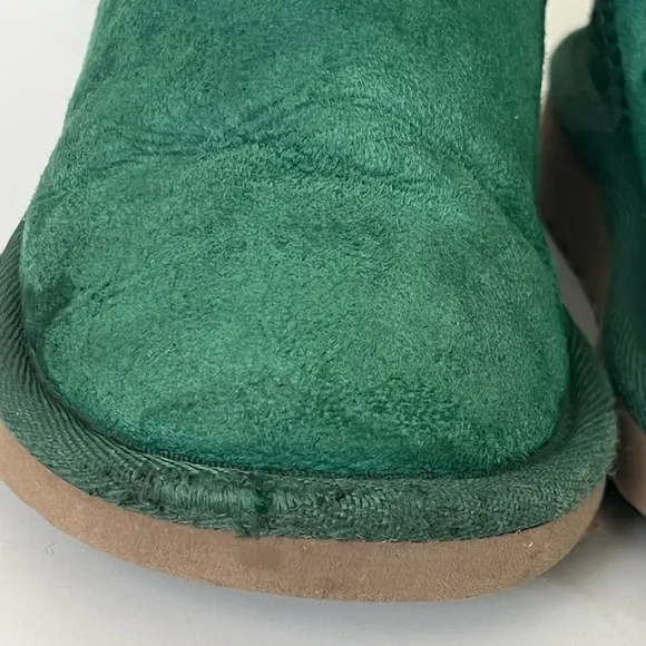 UGG Australia Childrens Kids Classic‎ Short Boots 8 Green Shearling Warm Winter