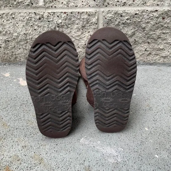 UGG AUSTRALIA Kids Shearling Boots Size 3 Euro 33 Classic Tall 11&quot; Brown