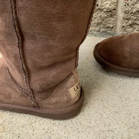UGG AUSTRALIA Kids Shearling Boots Size 3 Euro 33 Classic Tall 11&quot; Brown