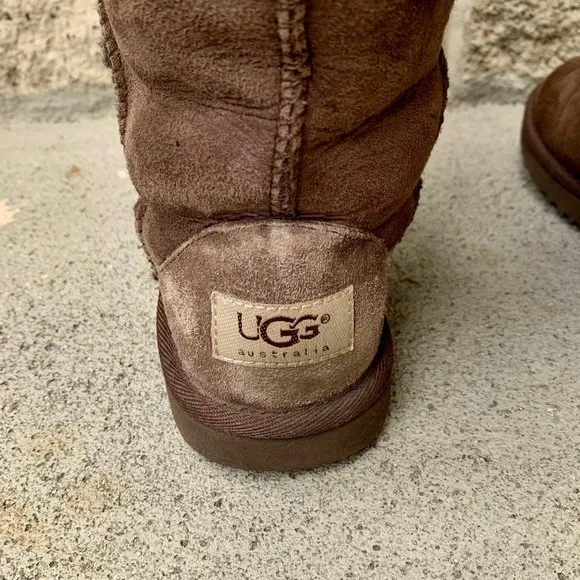 UGG AUSTRALIA Kids Shearling Boots Size 3 Euro 33 Classic Tall 11&quot; Brown