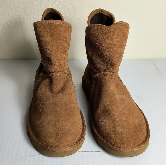 UGG Australia Leona Big Girl Boots in Chestnut Brown Size 4 1010290K